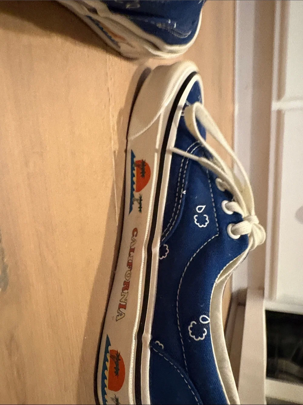 *RARE* Vans OG era blue paisley California